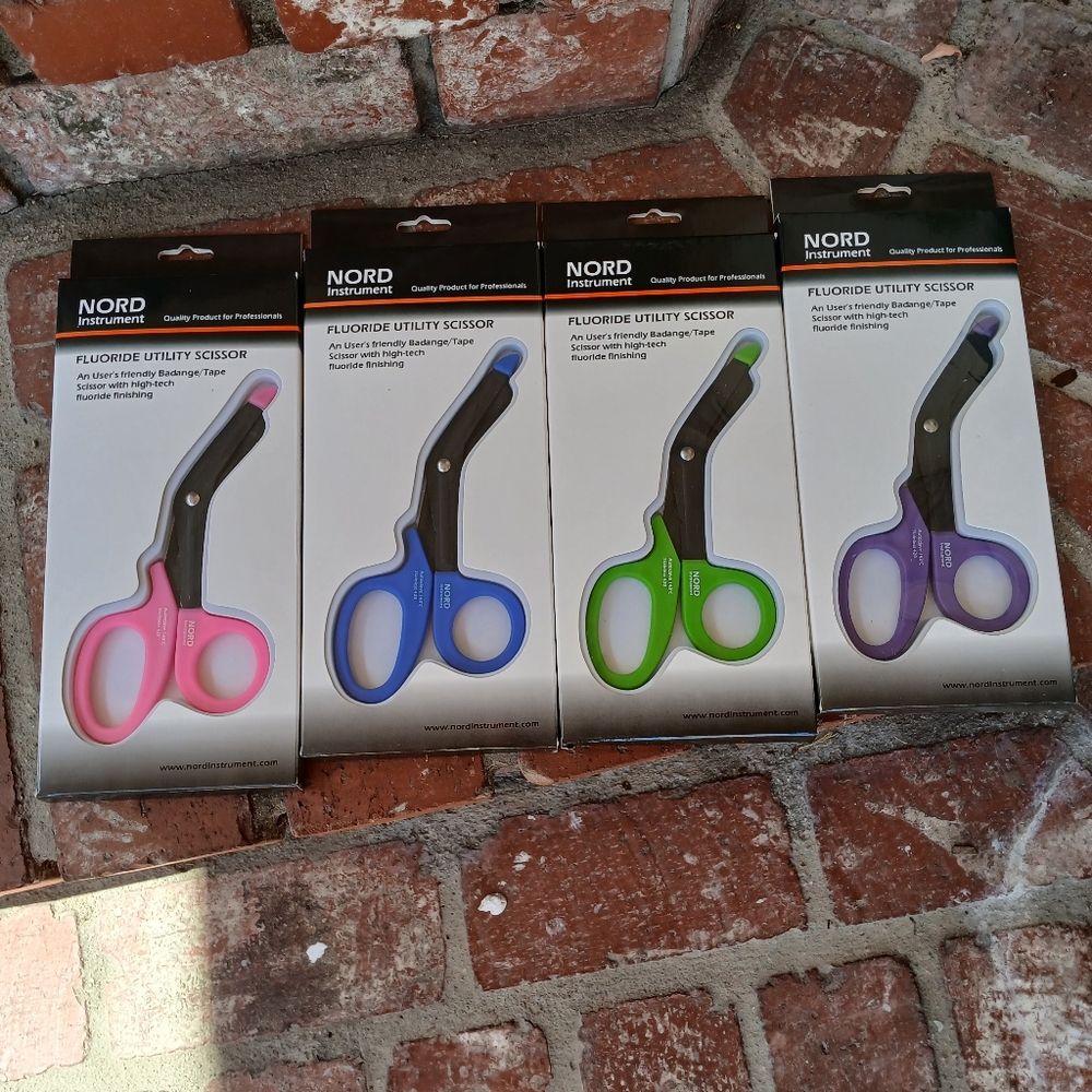 7.5" bandage scissors 4 pairs